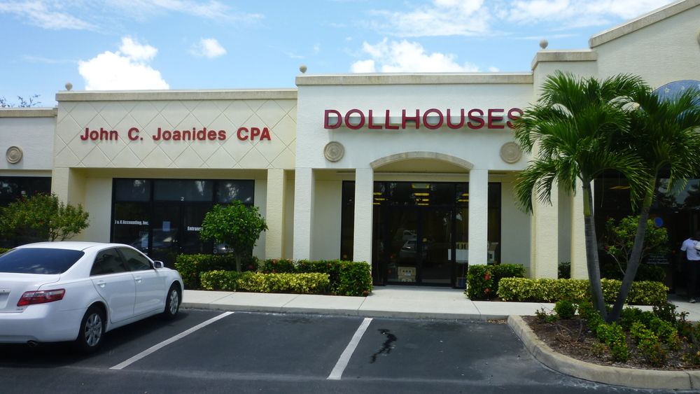 Davis Retail Center: 7345 Davis Blvd, Naples, FL 34104